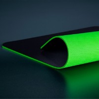 Коврик для мыши Razer Gigantus V2 Medium (RZ02-03330200-R3M1) фото №3 — интернет-магазин Desire.md