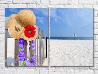 Pictură ArtPoster Hat on the beach fence (3453818)