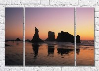 Pictură Magic Color Silhouettes of rocks in the sea at sunset (3469233)