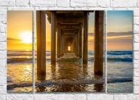 Pictură Magic Color Retaining columns of the pier by the sea (3469267)