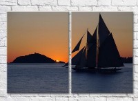Pictură ArtPoster Sailboat against the setting sun (3453783)