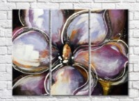 Картина Rainbow Large purple flower petals on a dark background (500378)