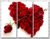 Картина Gallerix Heart of rose petals and red rose (500649)