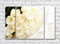 Pictură Gallerix Lush bouquet of roses on white silk (500551)