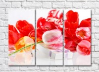 Pictură Gallerix Tulips and pearl pendant (500743)