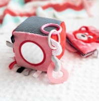 Jucărie cu sunătoare Canpol Babies Cube (68/073) Coral imaginea #4 — magazin online Desire.md