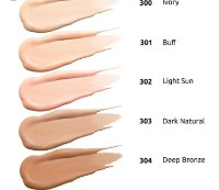 Тональный крем для лица Ingrid Ideal Matt Mattifying Foundation Ivory фото №2 — интернет-магазин Desire.md