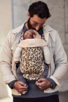 Marsupiu pentru copii BabyBjorn Mini Beige/Leopard (021075E1) imaginea #2 — magazin online Desire.md