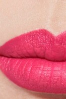 Ruj de buze Chanel Rouge Allure Velvet Luminous Matte 72 Infrarose imaginea #3 — magazin online Desire.md