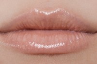 Блеск для губ Chanel Rouge Coco Gloss 788 Parthenope фото №3 — интернет-магазин Desire.md