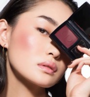 Румяна для лица Christian Dior Rouge Blush 555 Rose Dolce Vita фото №2 — интернет-магазин Desire.md