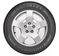 Шина Goodyear EfficientGrip SUV 215/60 R17