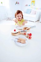 Набор посуды для кукол Hape Cook & Serve Set (E3150A) фото №4 — интернет-магазин Desire.md