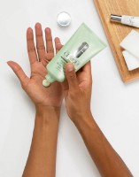 Produs de curatare tenului Clinique Redness Solutions Soothing Cleanser 150ml imaginea #2 — magazin online Desire.md