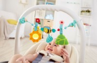 Игрушка для колясок и кроваток Hape Bumblebee Pram Chain (E0021A) фото №3 — интернет-магазин Desire.md
