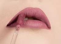 Ruj de buze Golden Rose Longstay Liquid Matte 03 imaginea #2 — magazin online Desire.md