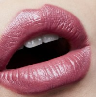 Ruj de buze MAC Amplified Lipstick Fast Play