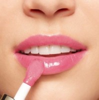 Luciu de buze Clarins Lip Comfort Oil 02 imaginea #2 — magazin online Desire.md