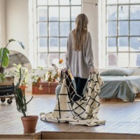 Плед IBENA Jacquard Palin 150x200cm Black/Beige фото №7 — интернет-магазин Desire.md