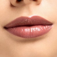 Luciu de buze Clinique Pop Plush Lipgloss 02 Chiffon Pop imaginea #3 — magazin online Desire.md