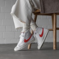 Ghete pentru dame Nike W Blazer Mid 77 White/Habanero Red/Sail, s.39 imaginea #7 — magazin online Desire.md