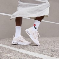 Кроссовки женские Nike W Air Max Intrlk Lite Light Soft Pink/Shimmer/White, s.38 фото №9 — интернет-магазин Desire.md
