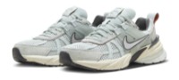 Кроссовки женские Nike W V2K Run Light Pumice/Chrome/Light Orewood/Brown Black, s.36.5