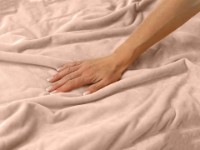 Pătura+perna Dormeo Warm Hug Pink Set 200x200 imaginea #4 — magazin online Desire.md