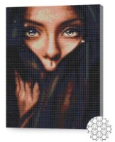 Pictura cu diamante după numere Art Gallery Premium Brunetă cu ochi albaștri 30x40cm (XQB74888)