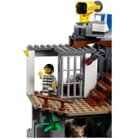 Set de construcție Lego City: Mountain Police Headquarters (60174)