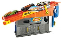Set jucării transport Hot Wheels Rooftop Race Garage (DRB29)