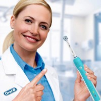 Электрическая зубная щетка Oral-B Pro 770 Cross Action