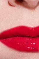 Luciu de buze Chanel Rouge Coco Gloss 824 Rouge Carmin