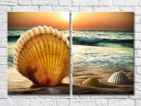 Картина ArtPoster Large seashell in the sand against the background of the sea (3453736)