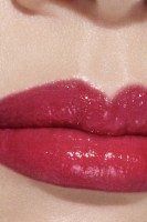 Ruj de buze Chanel Rouge Coco Flash Vibrant Shine 92 Amour