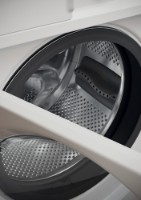 Встраиваемая стиральная машина Whirlpool BIWMWG81484
